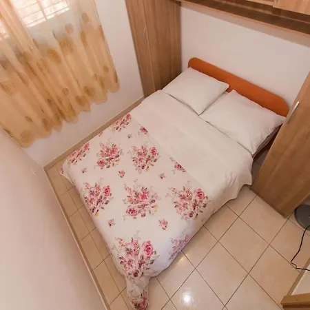 Srzi 1 - 200 M From Sea Apartment *