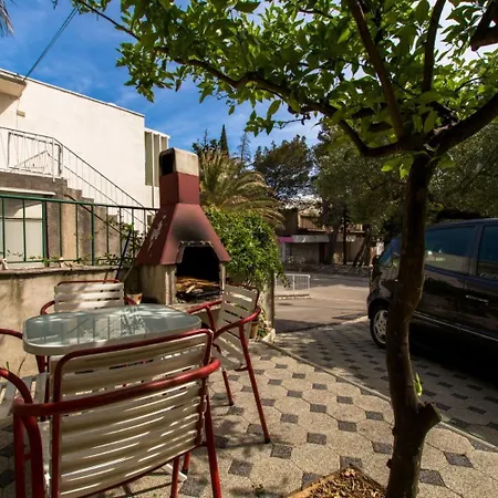 Apartment Srzi 1 - 200 M From Sea Makarska